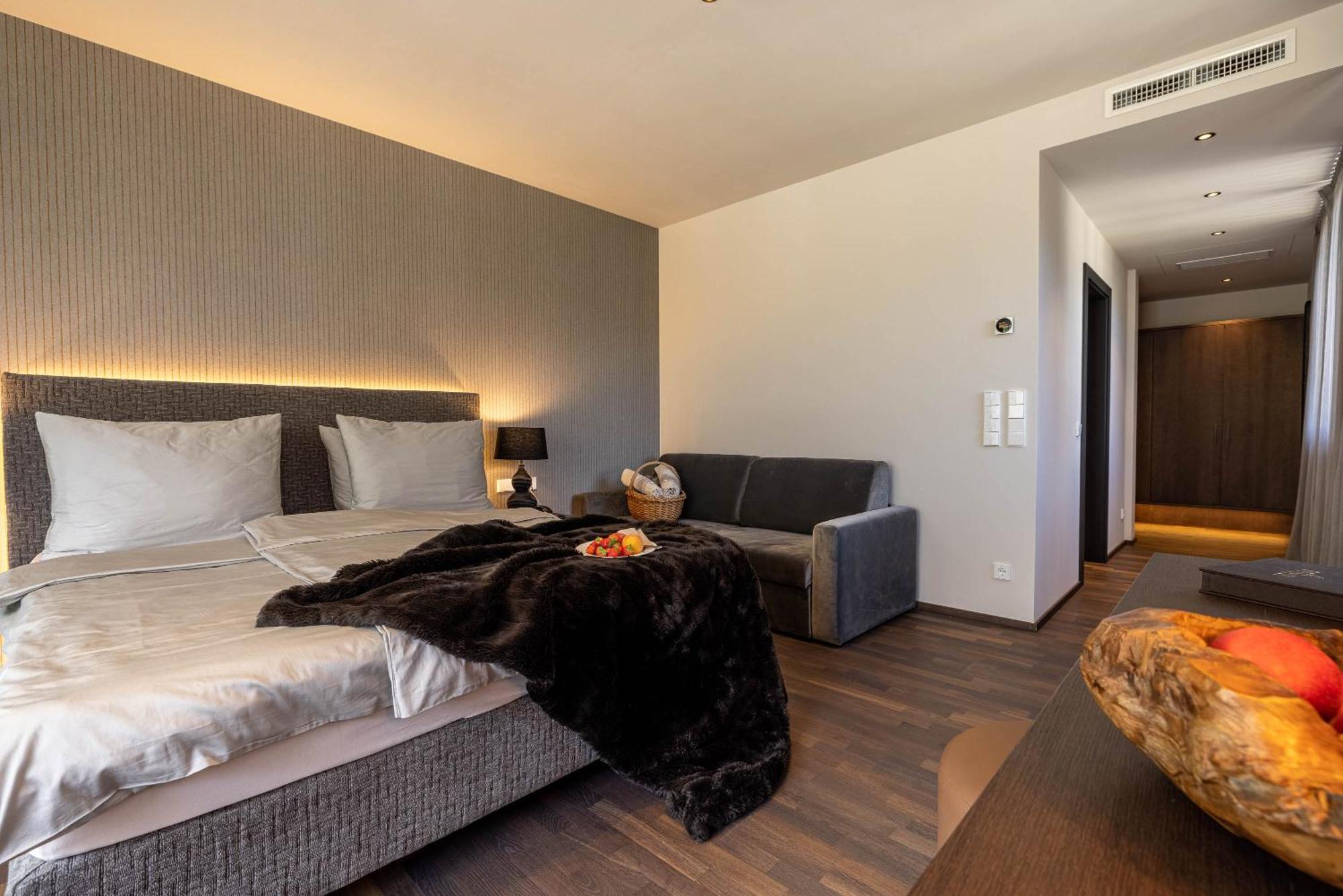 Hotel Finkenhof - Feel At Home Schenna Extérieur photo